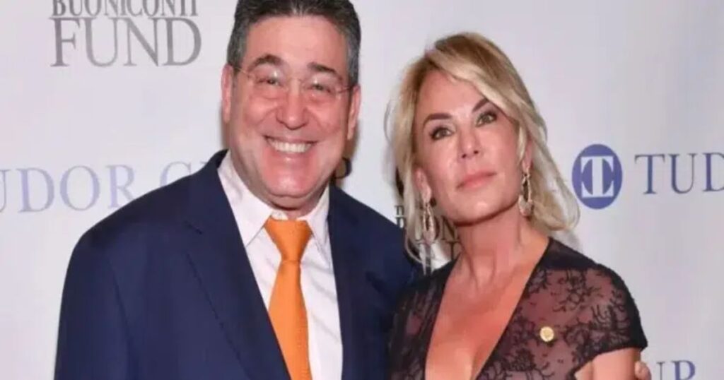 Private life of Anna Ezratti, Itchko Ezratti wife, focused on family and values