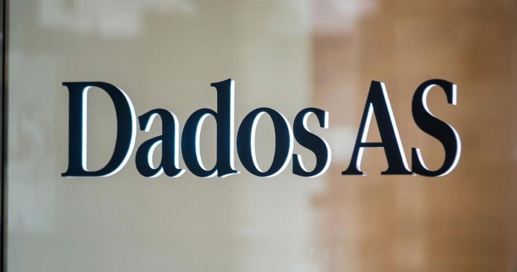 Dados AS platform showcasing data workflows, cloud computing, and real-time insights